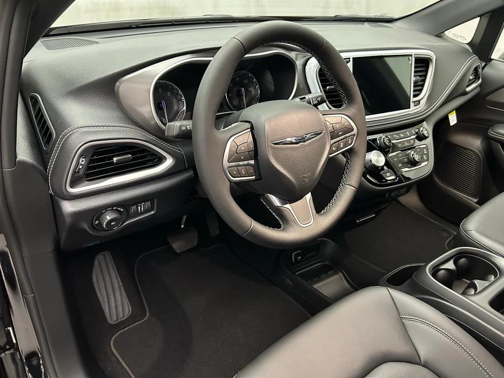 new 2025 Chrysler Pacifica car, priced at $42,170