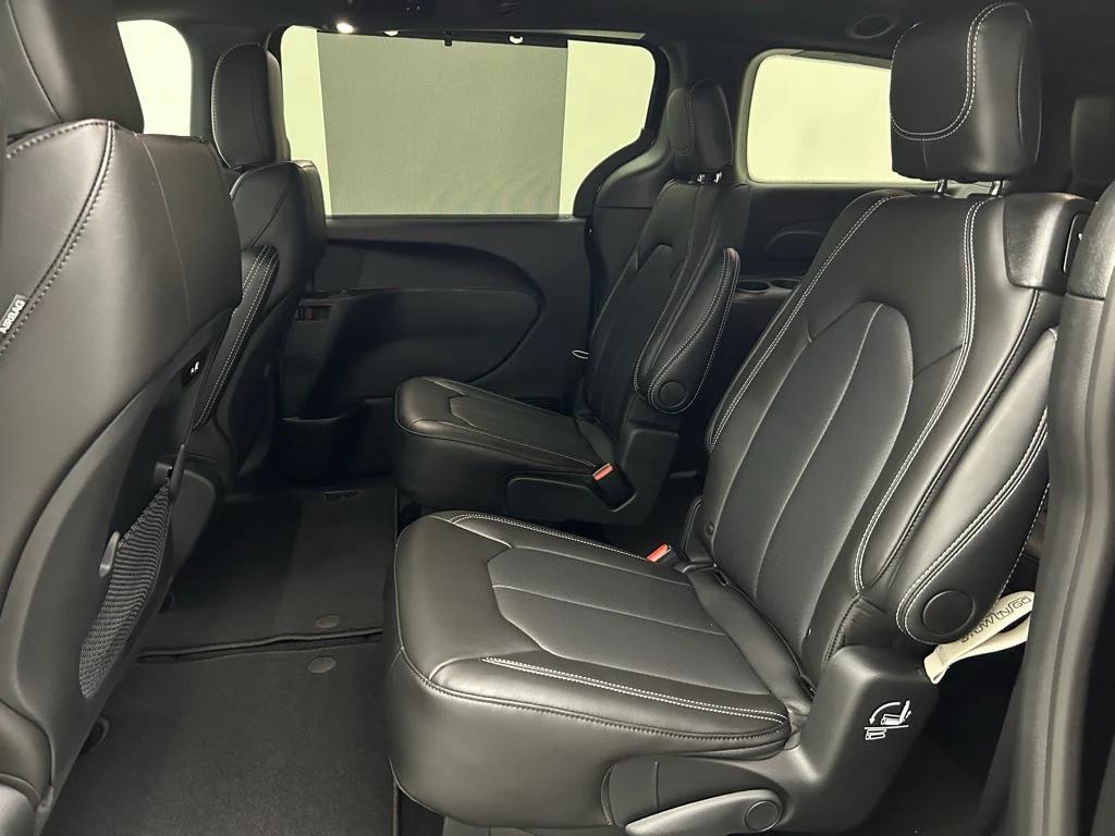 new 2025 Chrysler Pacifica car, priced at $42,170