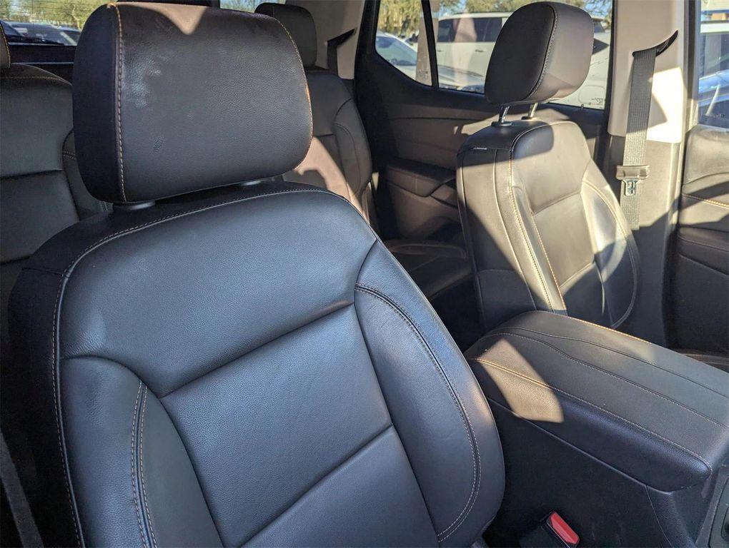 used 2021 Chevrolet Traverse car, priced at $15,500