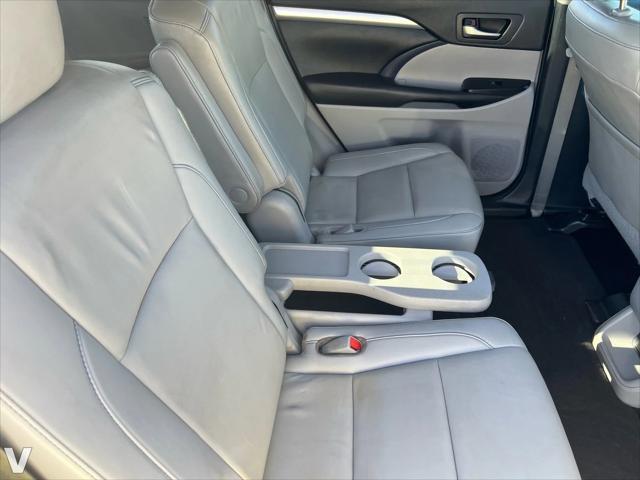 used 2019 Toyota Highlander car, priced at $24,113