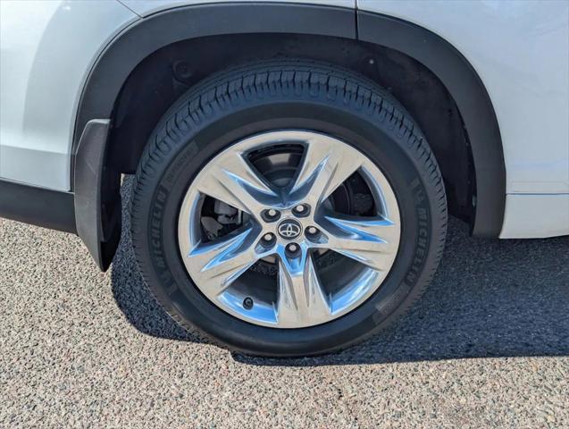 used 2019 Toyota Highlander Hybrid car, priced at $23,863