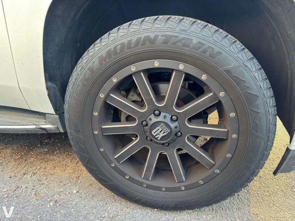 used 2017 GMC Yukon car, priced at $17,628