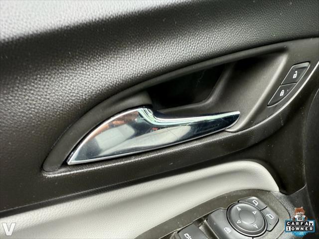 used 2022 Chevrolet Equinox car, priced at $22,585