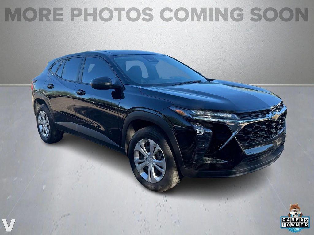 used 2025 Chevrolet Trax car, priced at $19,956