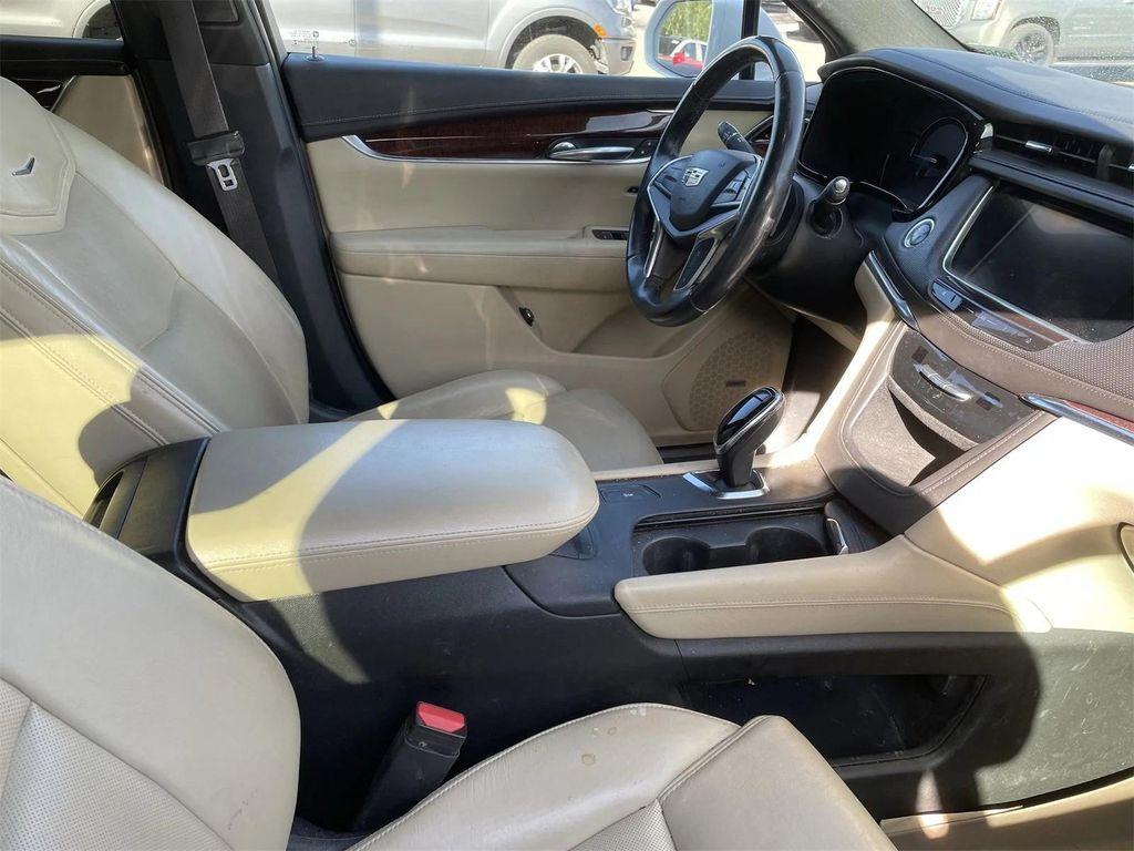 used 2017 Cadillac XT5 car, priced at $13,107