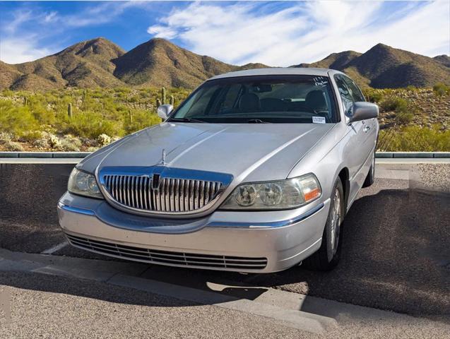 used 2010 Lincoln Town Car car, priced at $9,688