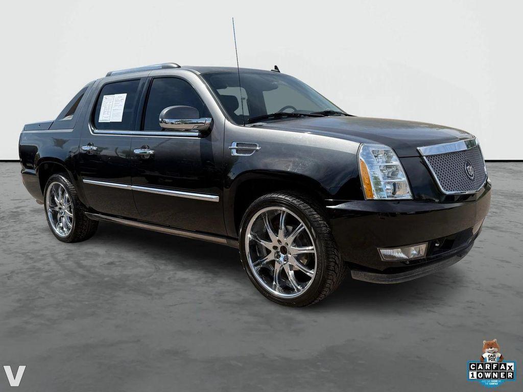 used 2013 Cadillac Escalade EXT car, priced at $26,588