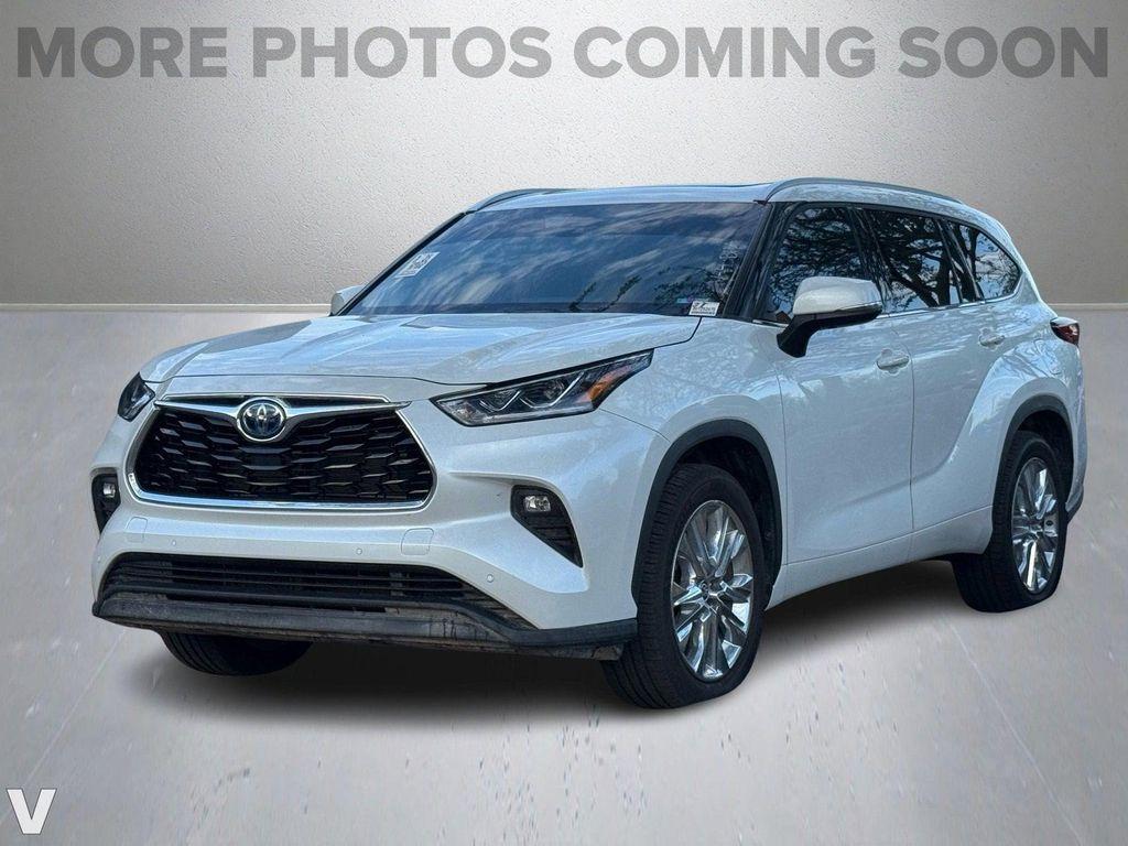 used 2023 Toyota Highlander Hybrid car, priced at $38,996