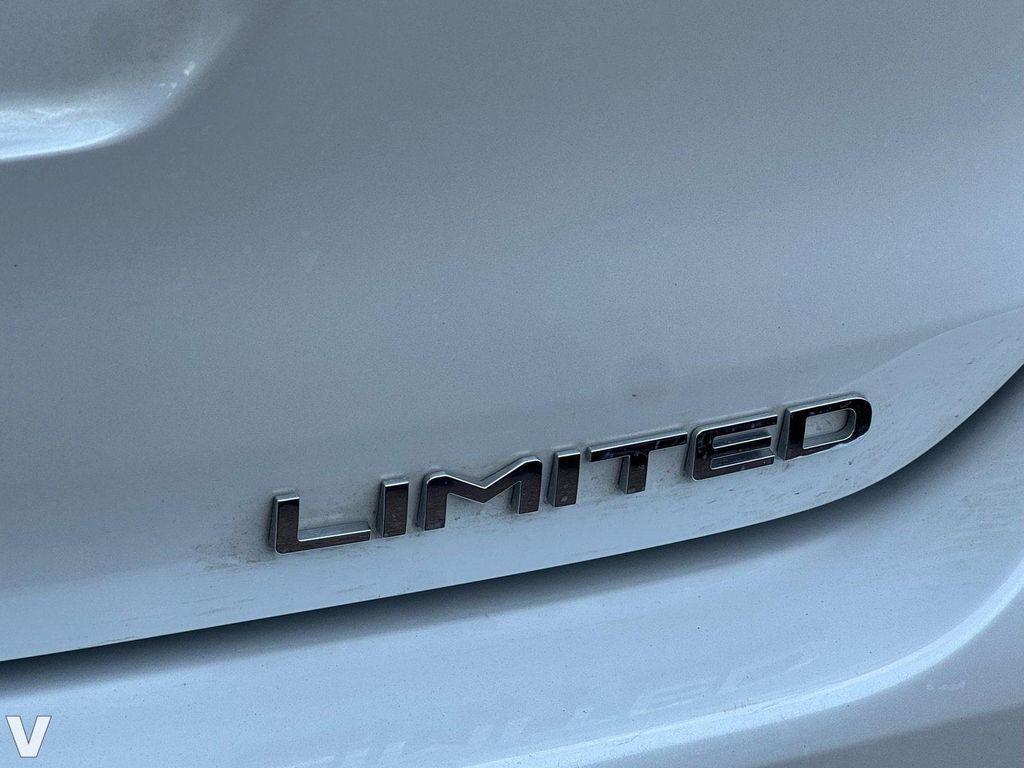used 2023 Toyota Highlander Hybrid car, priced at $38,996