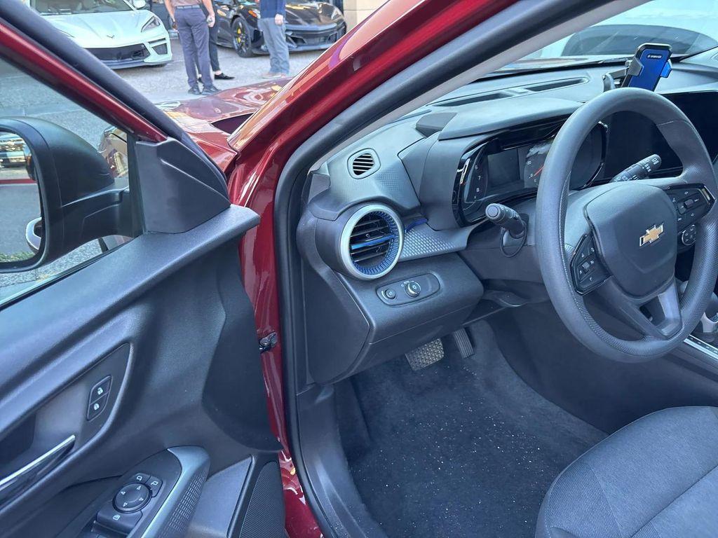 used 2024 Chevrolet Trax car, priced at $18,895