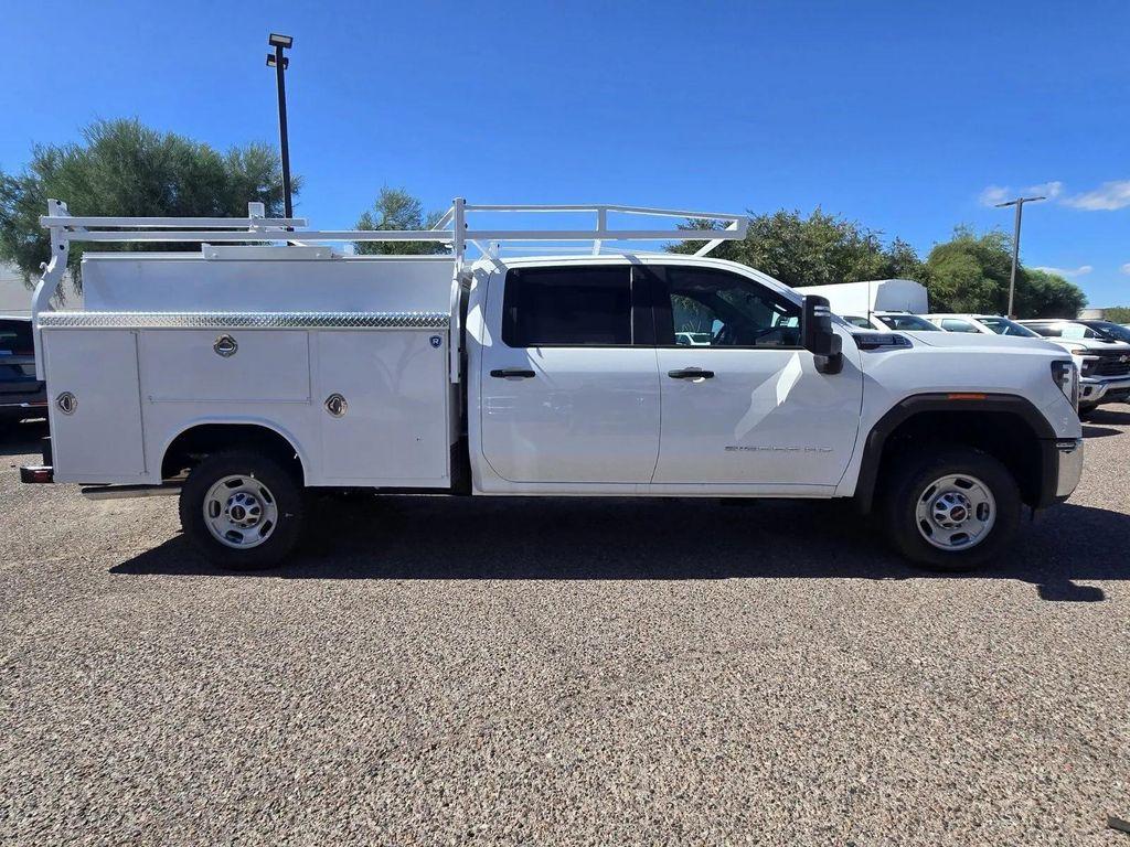 new 2025 GMC Sierra 2500 car, priced at $46,628