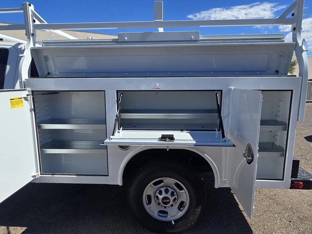 new 2025 GMC Sierra 2500 car, priced at $46,628