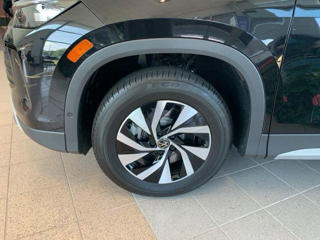 new 2025 Volkswagen Tiguan car, priced at $31,981