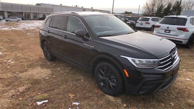 new 2024 Volkswagen Tiguan car, priced at $31,333