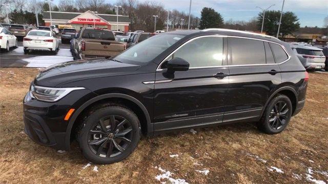 new 2024 Volkswagen Tiguan car, priced at $31,333