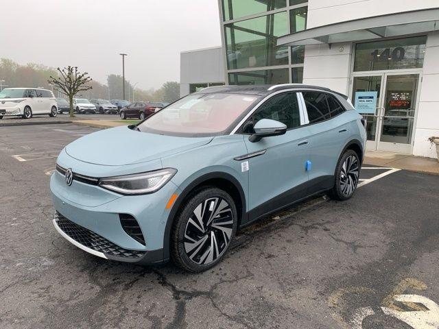 new 2025 Volkswagen ID.4 car, priced at $53,027