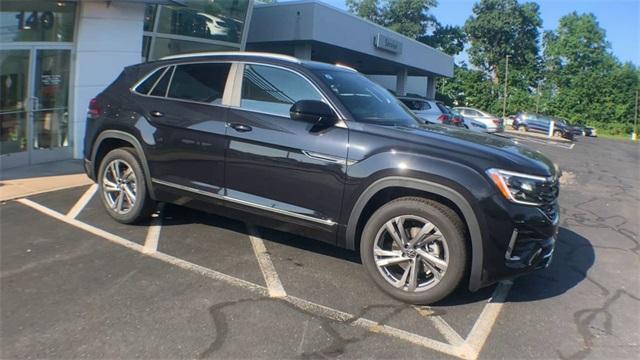 new 2024 Volkswagen Atlas Cross Sport car, priced at $44,724