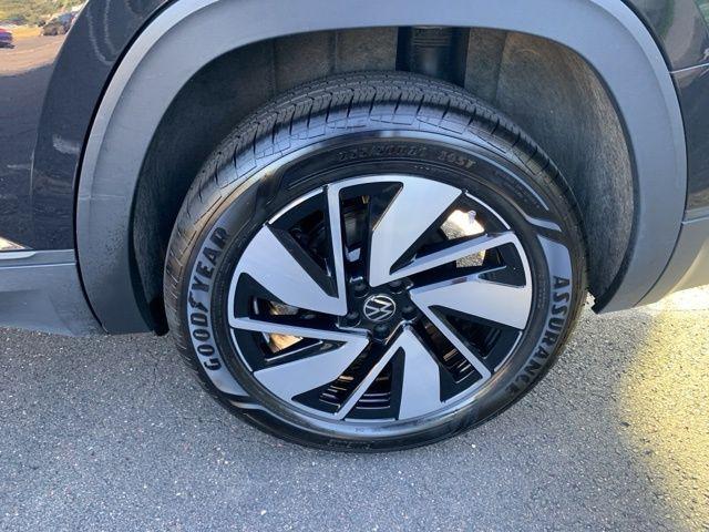 used 2024 Volkswagen Atlas car, priced at $33,288