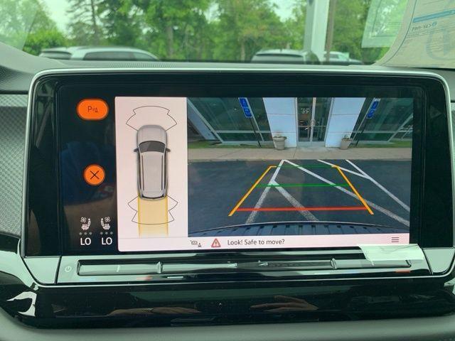 new 2025 Volkswagen Atlas car, priced at $49,521