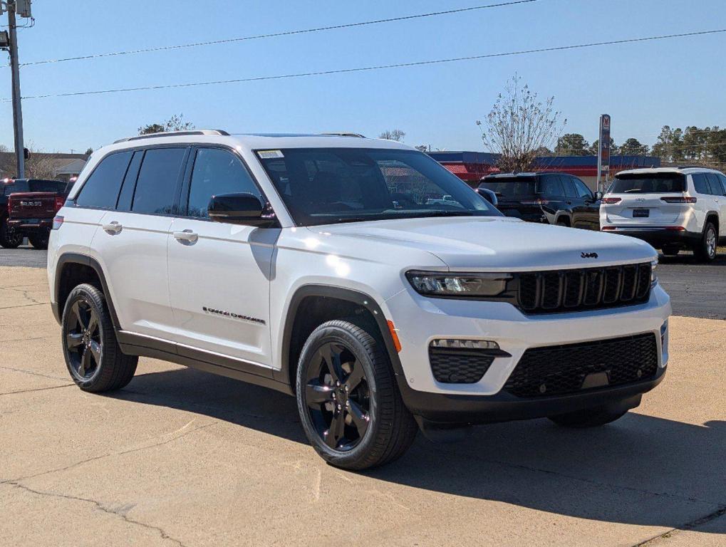 new 2025 Jeep Grand Cherokee car, priced at $45,893