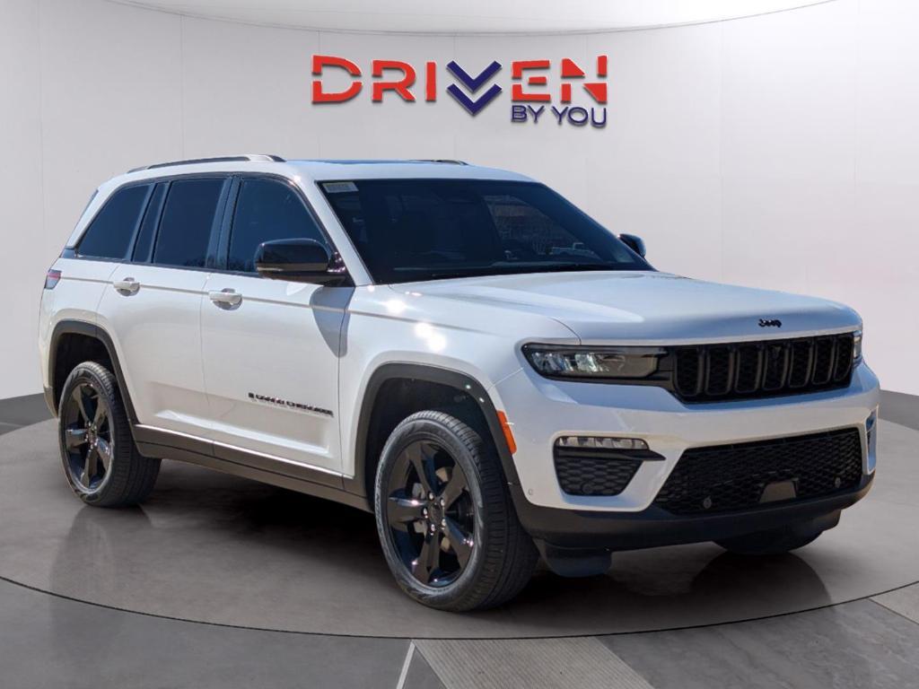 new 2025 Jeep Grand Cherokee car, priced at $43,893