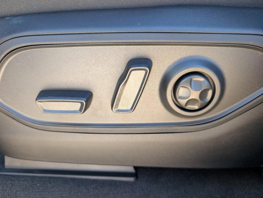 new 2025 Jeep Grand Cherokee car, priced at $43,893