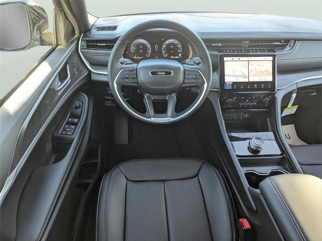 new 2025 Jeep Grand Cherokee car, priced at $47,211
