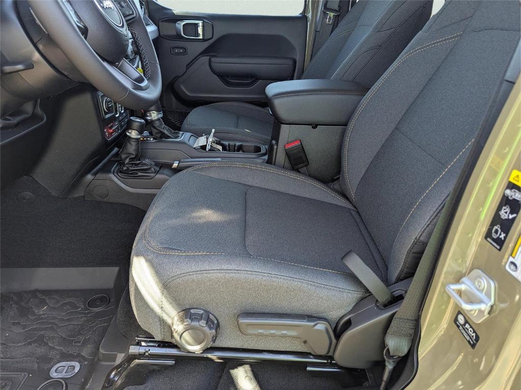 new 2025 Jeep Gladiator car, priced at $44,414