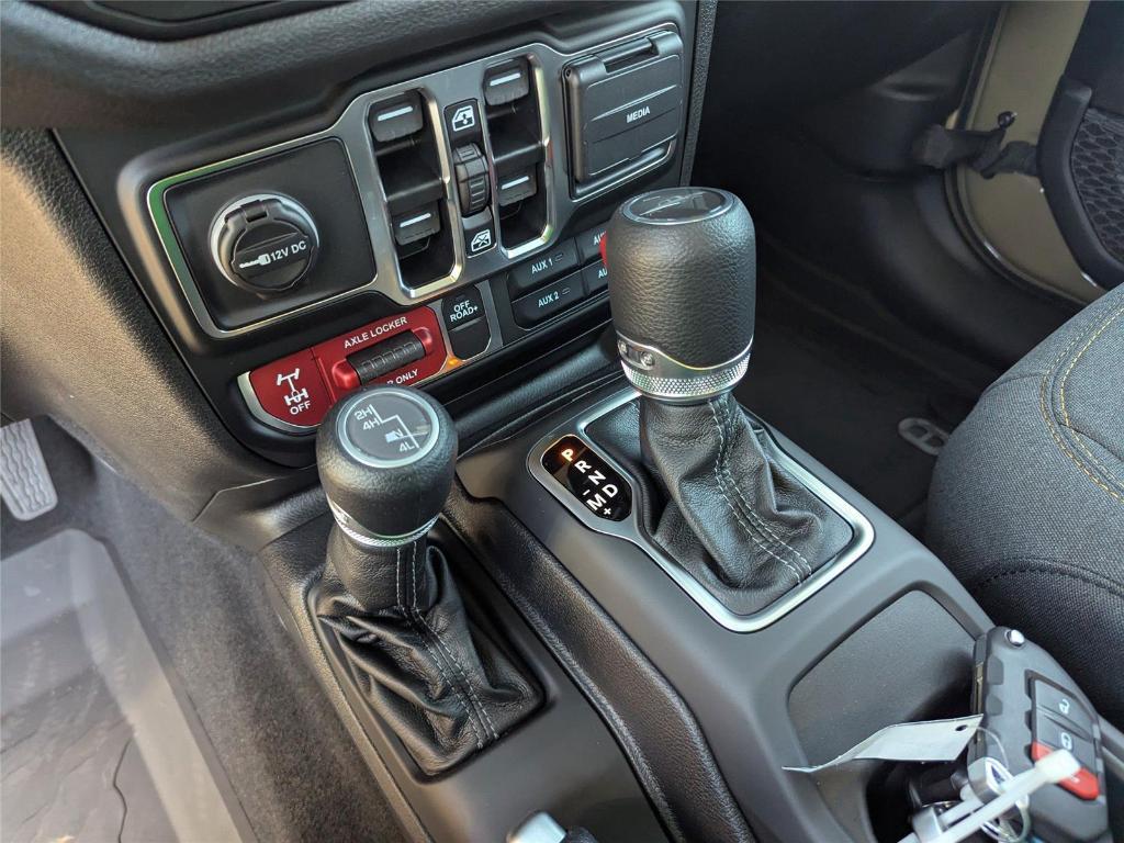 new 2025 Jeep Gladiator car, priced at $44,414