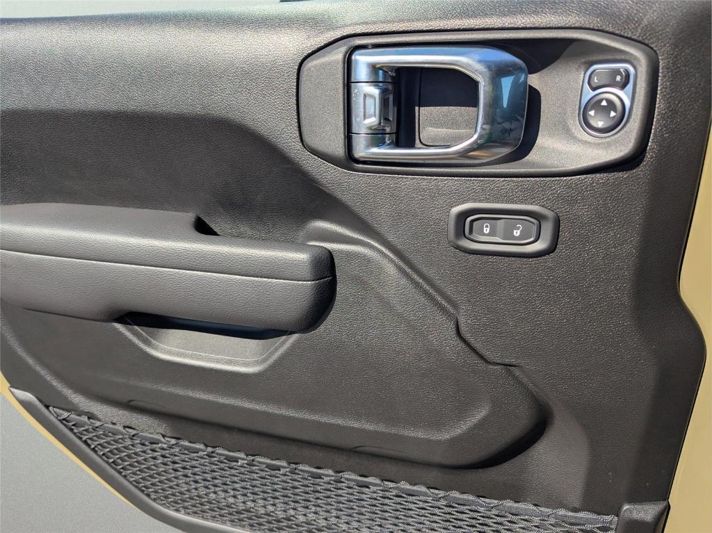 new 2025 Jeep Gladiator car, priced at $44,414