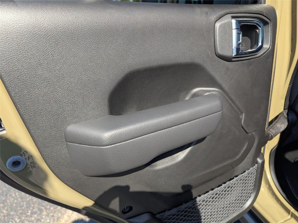 new 2025 Jeep Gladiator car, priced at $44,414