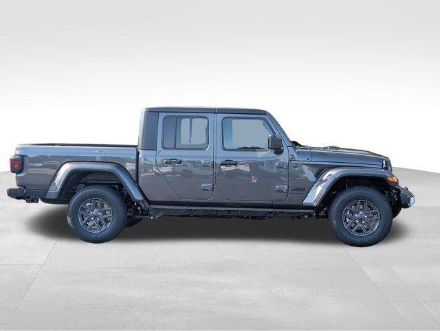new 2025 Jeep Gladiator car, priced at $44,434