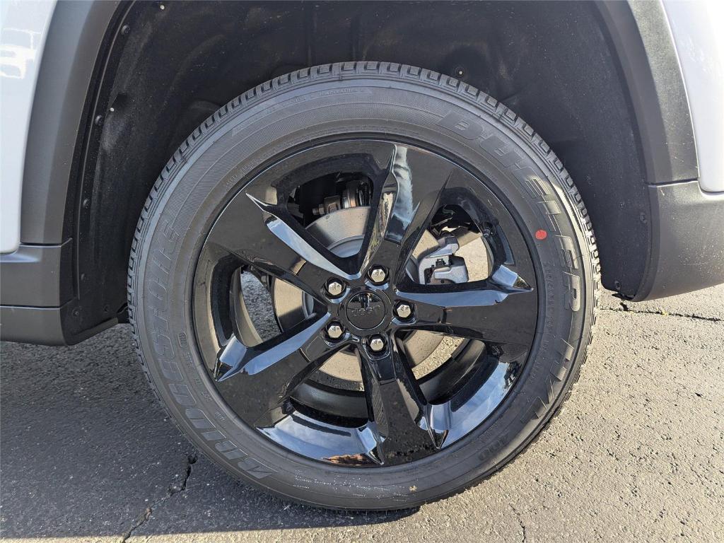 new 2025 Jeep Grand Cherokee car, priced at $40,884