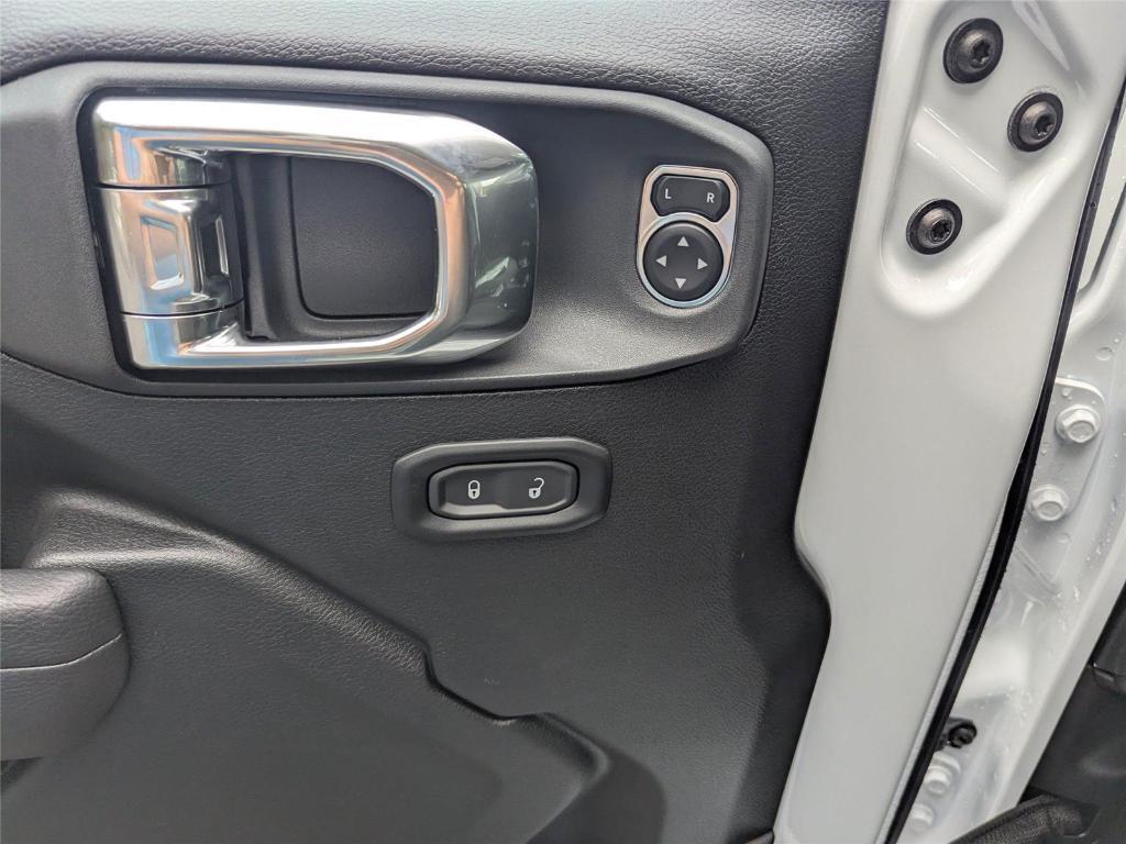new 2025 Jeep Wrangler car, priced at $42,807