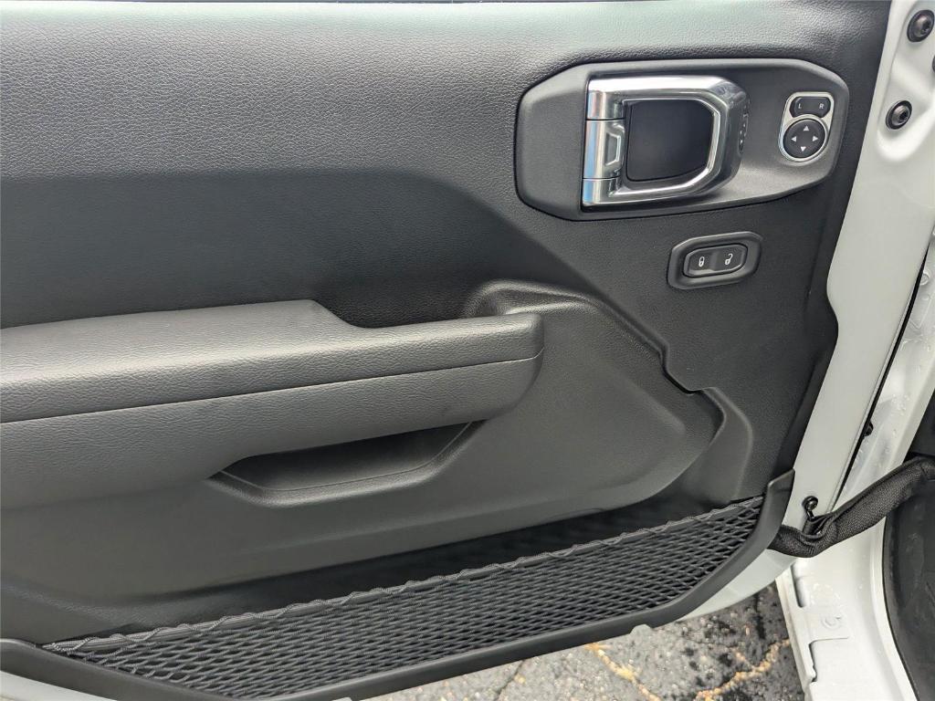 new 2025 Jeep Wrangler car, priced at $42,807