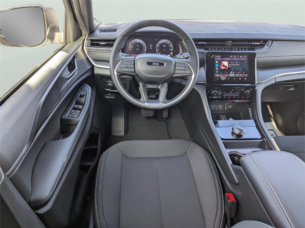 new 2025 Jeep Grand Cherokee car, priced at $37,727