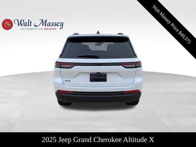 new 2025 Jeep Grand Cherokee car, priced at $40,575