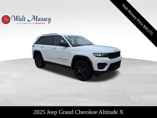 new 2025 Jeep Grand Cherokee car, priced at $40,575