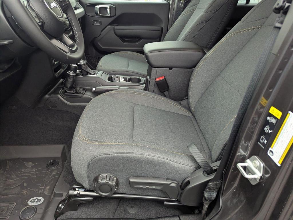 new 2025 Jeep Wrangler car, priced at $43,325