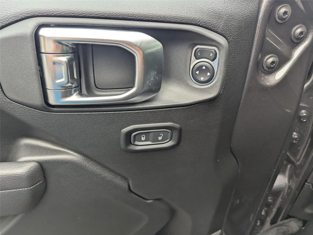 new 2025 Jeep Wrangler car, priced at $43,325