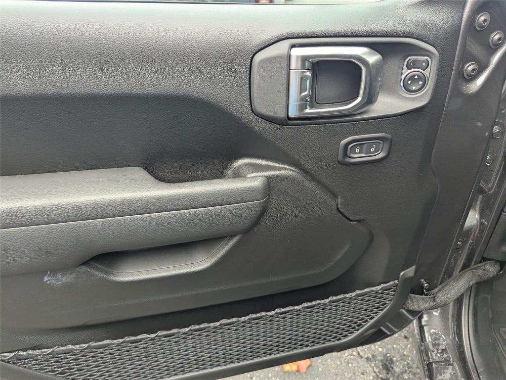 new 2025 Jeep Wrangler car, priced at $43,325