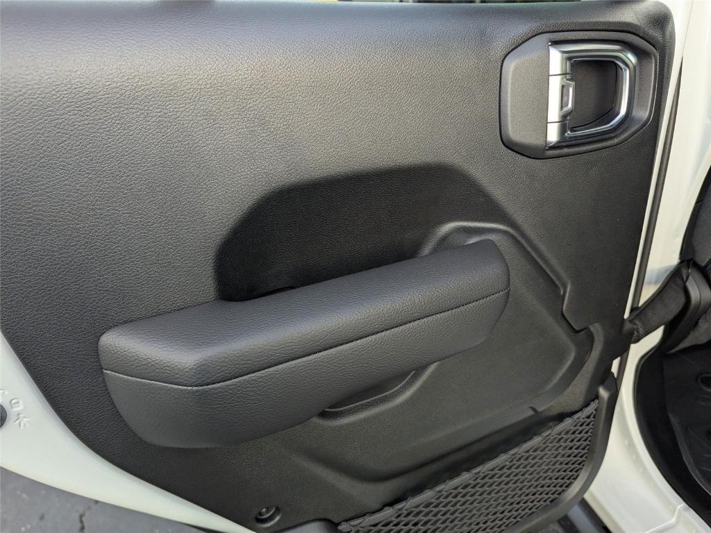 new 2025 Jeep Gladiator car, priced at $43,896