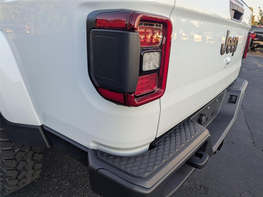 new 2025 Jeep Gladiator car, priced at $43,896
