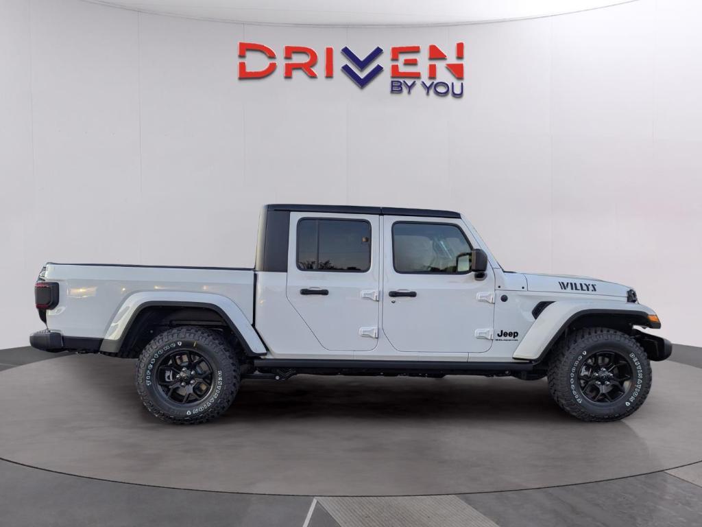 new 2025 Jeep Gladiator car, priced at $43,896