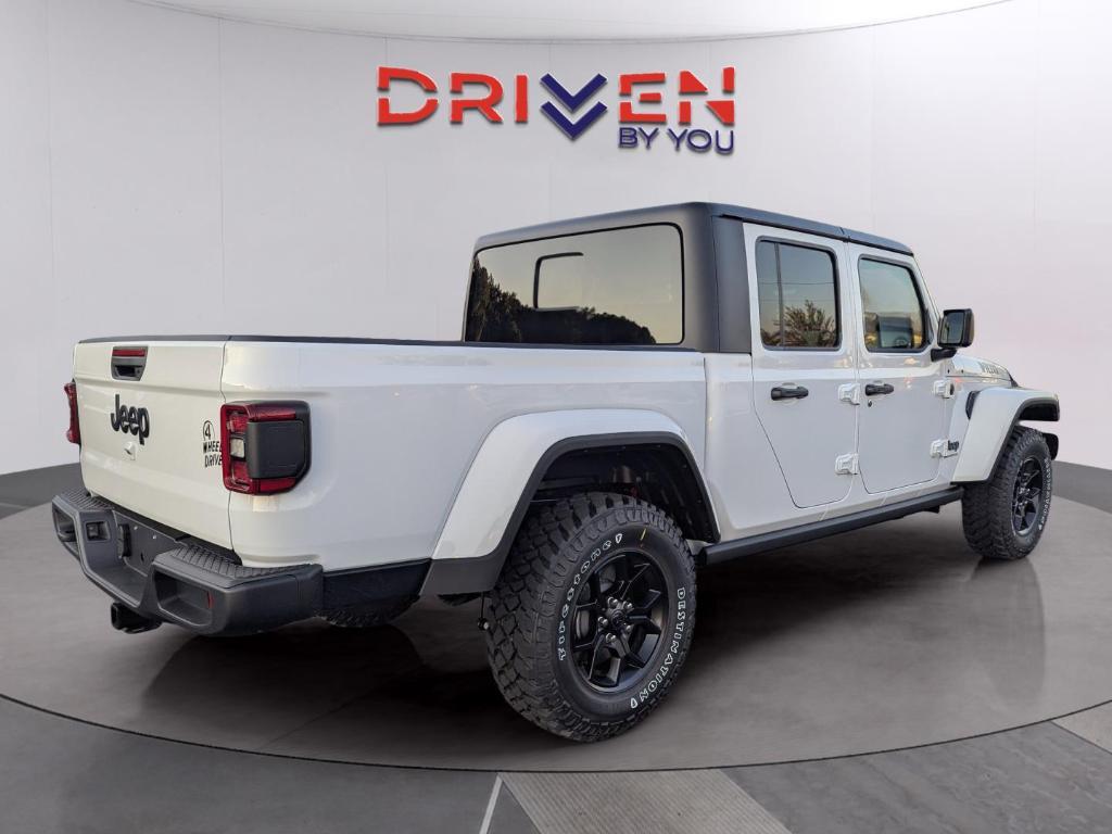 new 2025 Jeep Gladiator car, priced at $43,896