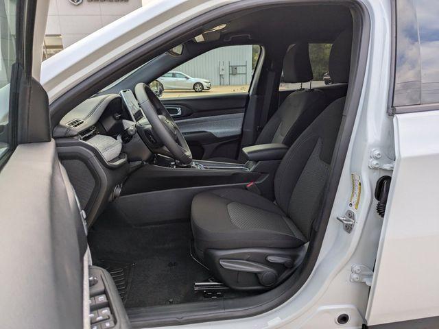 new 2025 Jeep Compass car, priced at $25,495