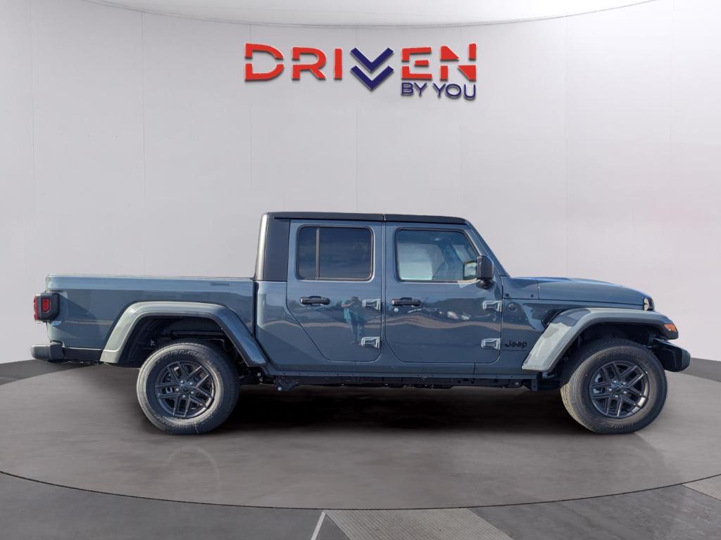 new 2025 Jeep Gladiator car, priced at $42,213
