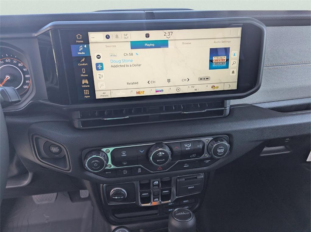 new 2025 Jeep Gladiator car, priced at $42,213