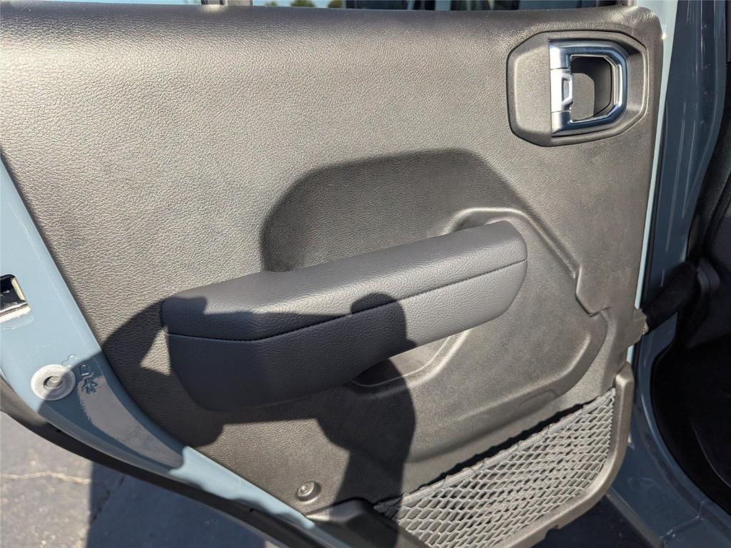 new 2025 Jeep Gladiator car, priced at $42,213