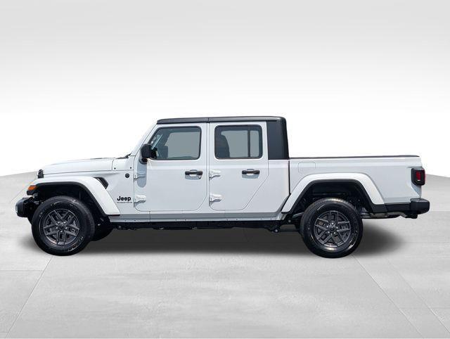 new 2025 Jeep Gladiator car, priced at $49,105
